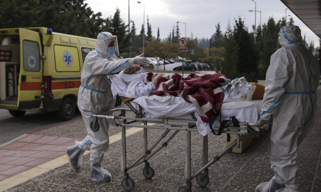 Κρούσματα σήμερα: Σε επιφυλακή ολόκληρη η χώρα - Ανησυχία για την πορεία της πανδημίας