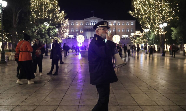 Lockdown: «Κλειδώνει» η παράταση – Οι αποφάσεις για click away και κομμωτήρια – Τι θα ανοίξει;