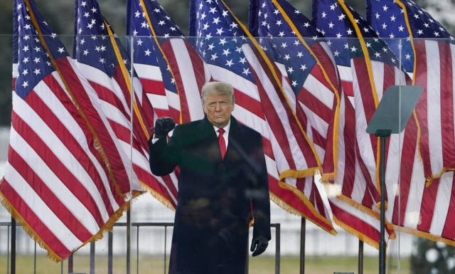 ΗΠΑ: Ανοιχτό το ενδεχόμενο καθαίρεσης του Τραμπ