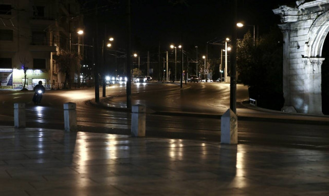 Κορονοϊός: Ανησυχία για τη διασπορά κατά τη διάρκεια των γιορτών - Συναγερμός σε 5 περιοχές