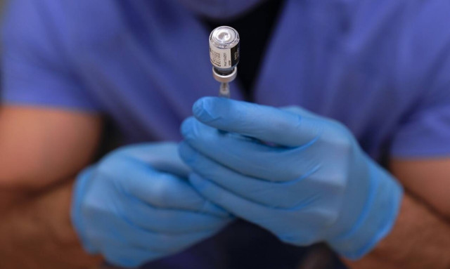 Εμβόλιο Pfizer - Ευρωπαϊκή Ένωση: Επιπλέον 300 εκατ. δόσεις στην ΕΕ