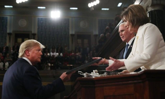 Πελόζι για Τραμπ: «Πάρτε του τα πυρηνικά, είναι επικίνδυνος»