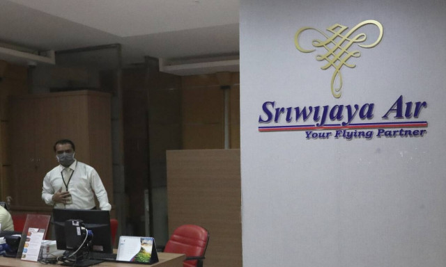 Αεροπορική τραγωδία στην Ινδονησία: Συγκλονίζουν οι πρώτες μαρτυρίες και τα ευρήματα