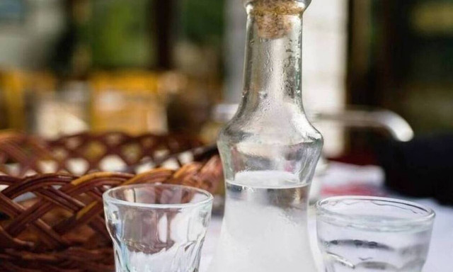 Λαμία: Μαζεύτηκαν για τσίπουρα και τους κέρασαν... πρόστιμα!