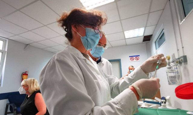 Κορονοϊός; Πάνω από 8.000 εμβολιασμοί στις 8/1 - Μέχρι 17.500 ημερησίως για τον υπόλοιπο Ιανουάριο 