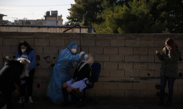 Κορονοϊός: Παγκόσμια ανησυχία - Δείτε τι έπαθαν τρεις στους τέσσερις που νόσησαν με Covid-19