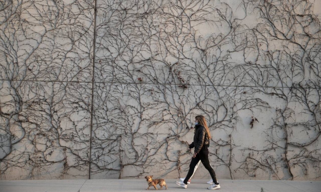 Κορονοϊός - Καπραβέλος: Προσοχή τις επόμενες μέρες - Πότε ο ιός θα κάνει τον κύκλο του