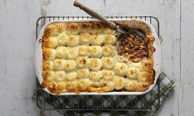 Πίτα του βοσκού από τον Άκη Πετρετζίκη!