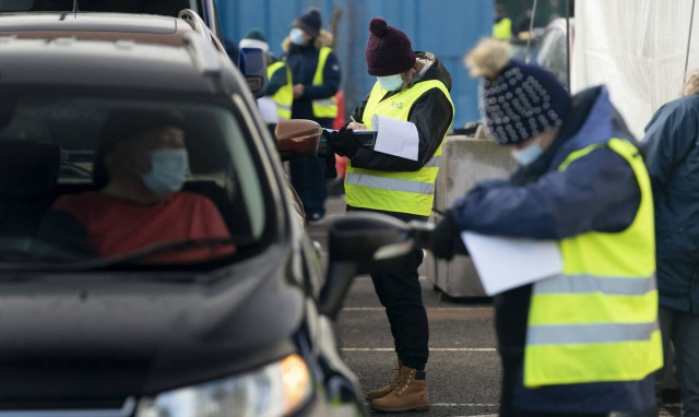 Κορονοϊός - Βρετανία: Στα ύψη τα κρούσματα - 54.940 νέα και 563 θάνατοι
