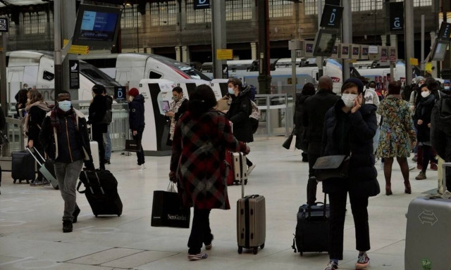 Κορονοϊός: Απαγόρευση της κυκλοφορίας από τις 6 το απόγευμα σε αρκετούς νομούς της Γαλλίας