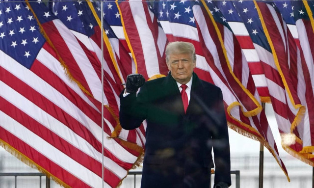 ΗΠΑ: Ρεπουμπλικάνος γερουσιαστής ζήτησε την παραίτηση του Ντόναλντ Τραμπ