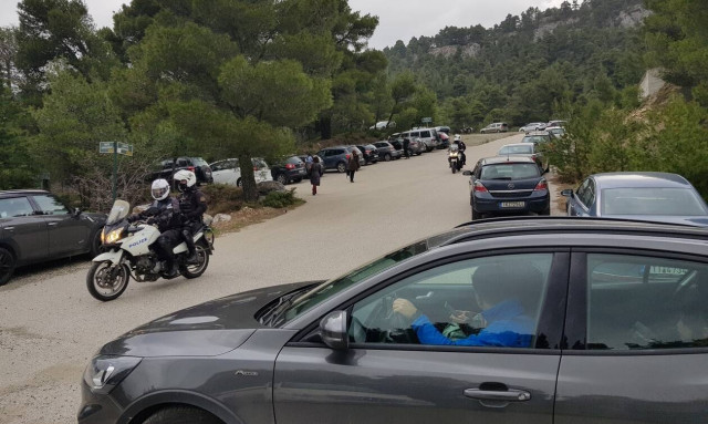 Lockdown: Έρχεται «κόφτης» στα SMS στο 13033;