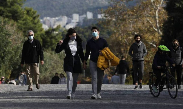 Βασιλακόπουλος στο Newsbomb.gr: Κρίσιμο το επόμενο τριήμερο - Πότε θα εμβολιαστούν οι ηλικίες 40-50