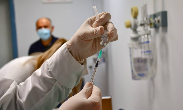 Opinion Poll: «Ναι» στο εμβόλιο λέει το 74% των πολιτών