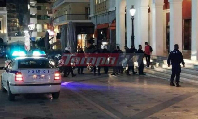 Κορονοϊός - Πάτρα: Επιχείρηση της ΕΛΑΣ στην Πλατεία Γεωργίου για την αποφυγή συνωστισμού