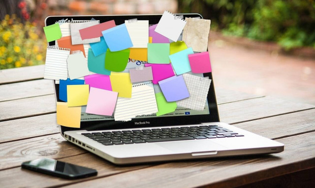 Αργίες 2021: Πότε «πέφτουν» τα τριήμερα  - Ποιες είναι υποχρεωτικές 