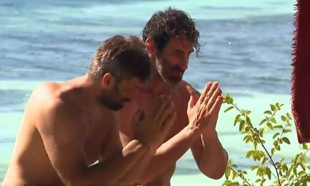 Survivor: Απεγνωσμένοι οι Διάσημοι – Έκαναν… τάμα για φαγητό (video)