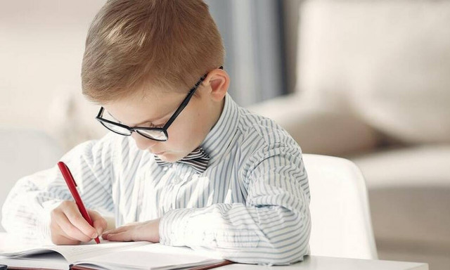 «Θα γίνω εμβόλιο για να σώσω όλο τον κόσμο» - Συγκινεί επτάχρονος μαθητής