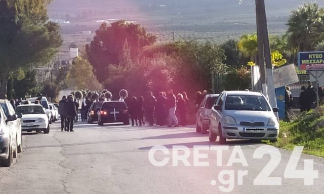 Τραγωδία στις Μοίρες: Θρήνος και θλίψη στις κηδείες μάνας και κόρης που «έσβησαν» στην άσφαλτο