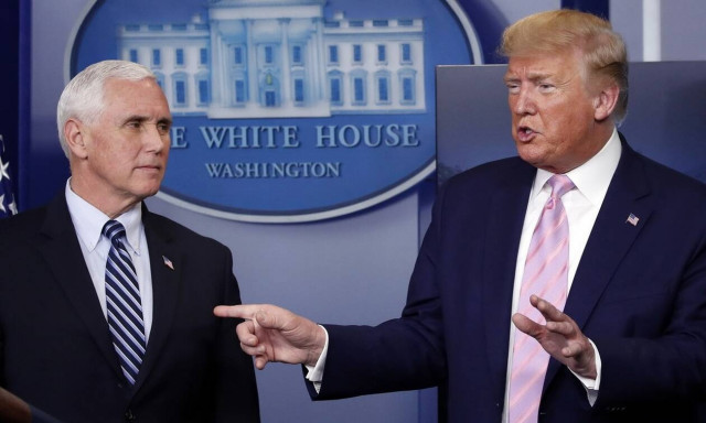 ΗΠΑ: «Πιστός» στον Τραμπ ο Πενς - Αρνείται να επικαλεστεί την 25η τροπολογία του Συντάγματος