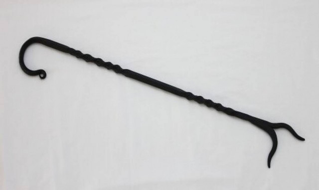 Αγριότητα: Σκότωσε τη γυναίκα του με εργαλείο για το τζάκι επειδή πίστευε ότι τον απατά