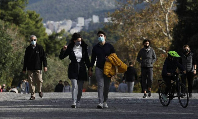 Κρούσματα σήμερα: Ανησυχία για την επιδημιολογική εικόνα της Αττικής-Τι ανησυχεί τους λοιμωξιολόγους