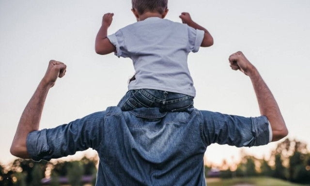 Ενεργοί μπαμπάδες: Αγωνία για το νομοσχέδιο της συνεπιμέλειας 