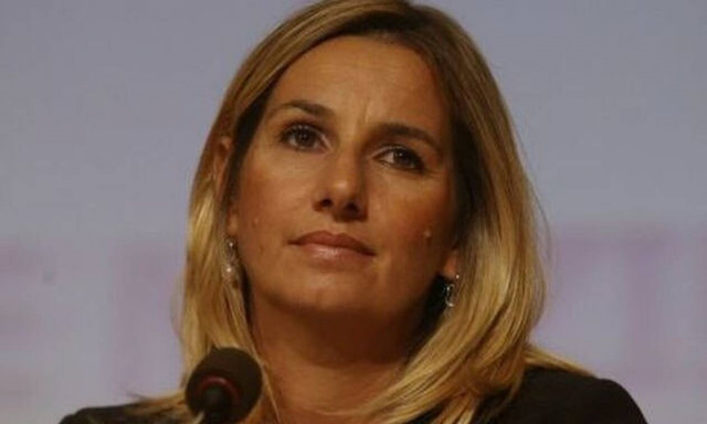 Πάλι καλά που δεν ρωτήσατε τη Σοφία τι φόραγε...