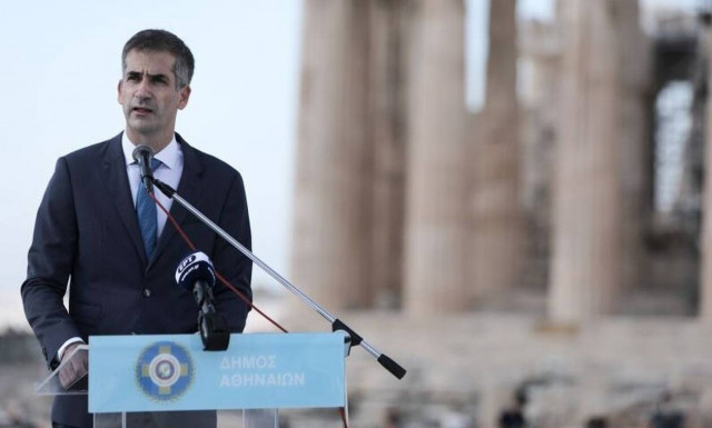 Η απάντηση του Κώστα Μπακογιάννη για το χυδαίο πανό κατά της μνήμης του πατέρα του, Παύλου