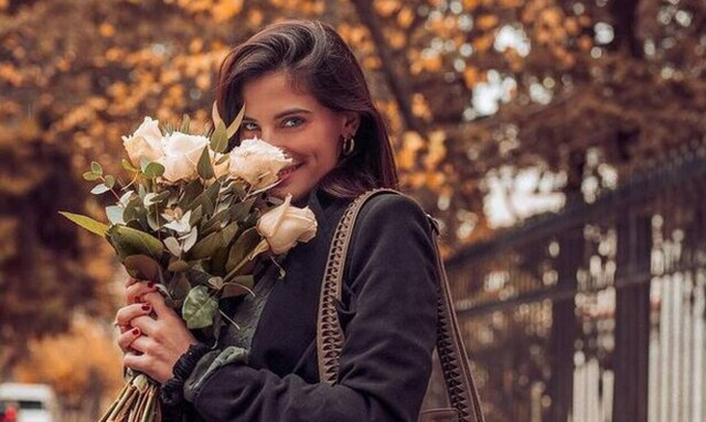 Χριστίνα Μπόμπα:Τη βλέπουμε με κολάν και η κοιλίτσα της έχει φουσκώσει πολύ