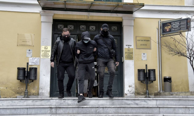 Επίθεση στο Μετρό - Σταθμάρχης: «Ο μεγάλος με χτυπούσε με μανία στο κεφάλι»