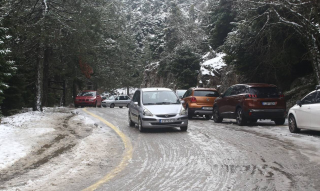 Κακοκαιρία «Λέανδρος»: Διακοπή κυκλοφορίας οχημάτων προς Πάρνηθα