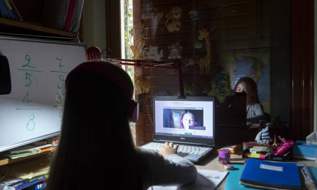 Με τηλε-εκπαίδευση θα συνεχίζονται τα μαθήματα, όπου αναστέλλεται η διά ζώσης λειτουργία