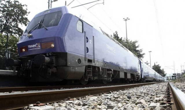 ΤΡΑΙΝΟΣΕ: Σε βράχια προσέκρουσε αμαξοστοιχία προς Θεσσαλονίκη - Όλοι είναι καλά στην υγεία τους