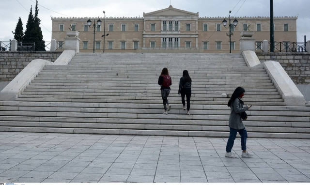 Εργαζόμενοι σε αναστολή: Πώς θα πάνε τη Δευτέρα στη δουλειά τους