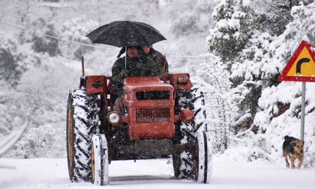 «Λέανδρος»: Καλύφθηκε στο 70% από χιόνι η χώρα - Πώς θα εξελιχθεί η κακοκαιρία τις επόμενες ώρες