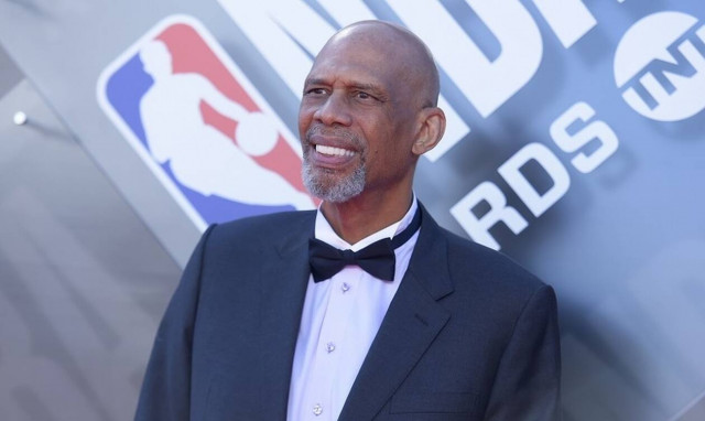 Κορονοϊός: Εμβολιάστηκε o Καρίμ Αμπντούλ Τζαμπάρ – Το μήνυμα του θρύλου του ΝΒΑ (video)