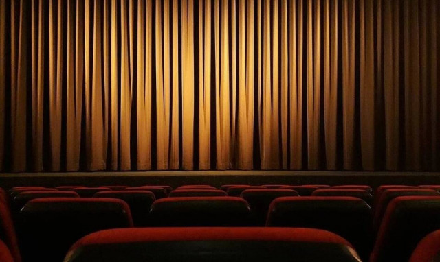 Σοκ στη Σερβία: Για οκτώ βιασμούς φοιτητριών κατηγορείται διευθυντής δραματικής σχολής