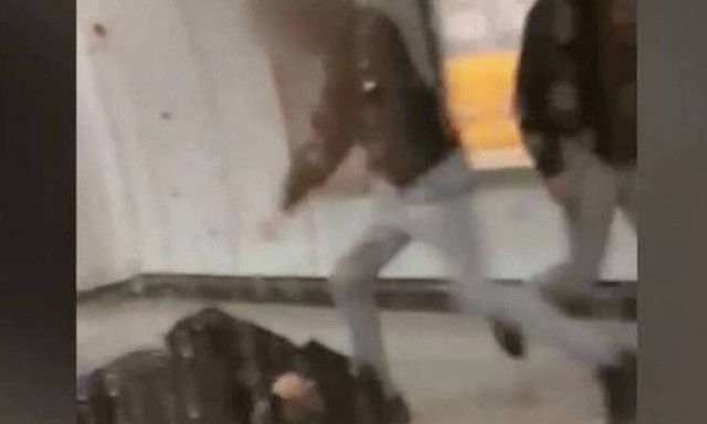 Επίθεση στον σταθμάρχη του μετρό: Νέο βίντεο-ντοκουμέντο από τον άγριο ξυλοδαρμό