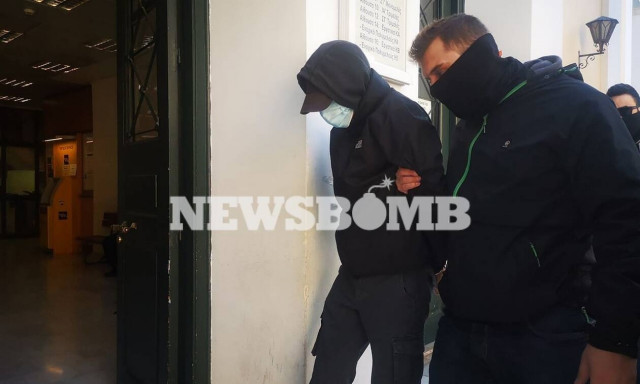 Επίθεση στο Μετρό: Στον ανακριτή για να απολογηθούν οι δύο ανήλικοι (pics)