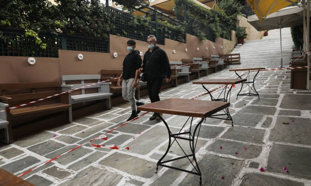 Άνοιγμα εστίασης: «Βαρόμετρο» το λιανεμπόριο – Τι θα γίνει με Γυμνάσια, Λύκεια και μετακινήσεις