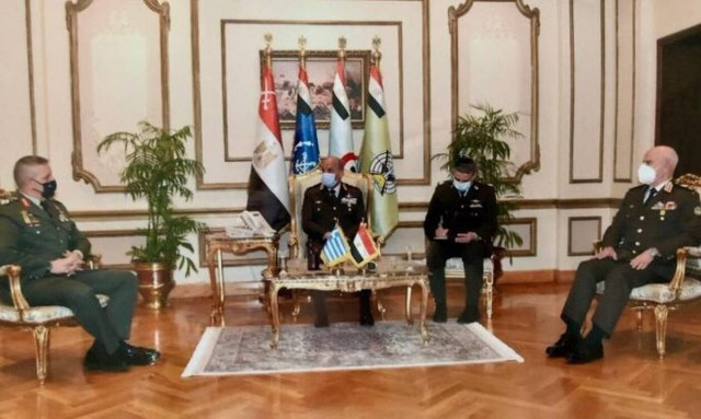 Aρχηγός ΓΕΕΘΑ: Επίσκεψη Κωνσταντίνου Φλώρου στην Αίγυπτο