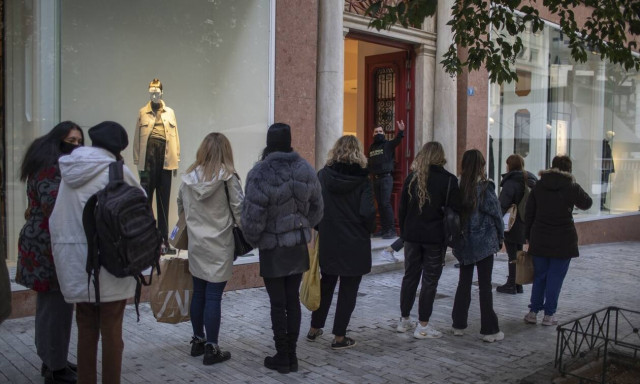 Κρούσματα σήμερα: 566 νέα ανακοίνωσε ο ΕΟΔΥ - 30 νεκροί σε 24 ώρες, στους 320 οι διασωληνωμένοι