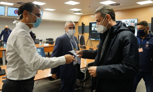 Εμβόλιο - Κυριάκος Μητσοτάκης: Σε Στρατό και Αστυνομία  οι δόσεις που περισσεύουν καθημερινά