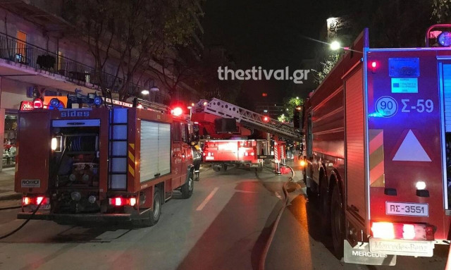 Στις φλόγες δύο σπίτια στη Θεσσαλονίκη - Κάηκαν ολοσχερώς