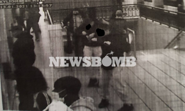 Ξυλοδαρμός Μετρό: Φώτο-ντοκουμέντο του Newsbomb.gr – Οι ανήλικοι φόρεσαν μάσκες μετά την επίθεση