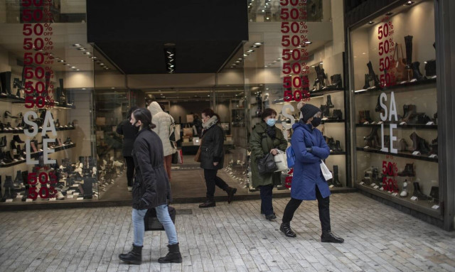 Κρούσματα σήμερα: Σχεδόν τα μισά βρέθηκαν στην Αττική - Ο χάρτης της πανδημίας