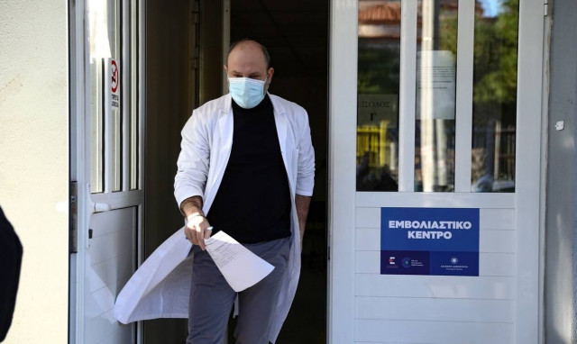 Κορονοϊός: Εμβολιαστικά κέντρα – «γίγας» σε Αθήνα και Θεσσαλονίκη – Πού θα λειτουργήσουν 