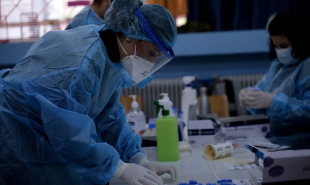 Κορονοϊός: Μπέρδεψαν τεστ και αποτελέσματα σε προνοιακή μονάδα – Τι καταγγέλλει η ΠΟΕΔΗΝ 