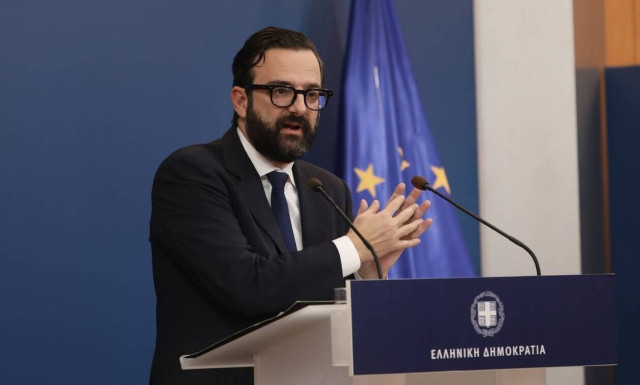 Gov't spokesman Tarantilis: The opening of all schools is the government's priority